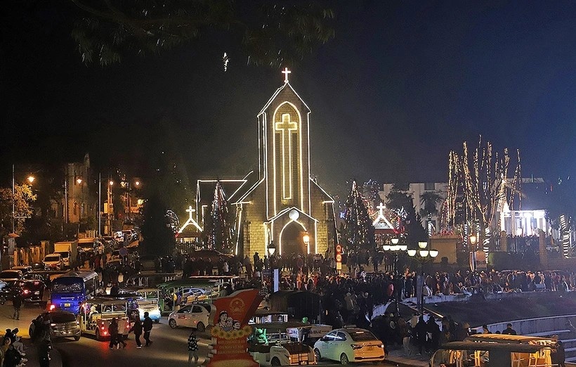 Vinh Ha Long, Sa Pa lot top 7 diem den thinh hanh cua TripAdvisor hinh anh