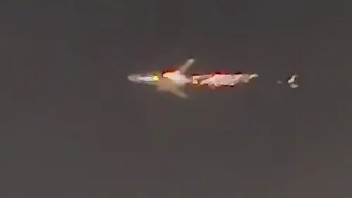 May bay Boeing tao vet lua tren khong khi quay dau vi su co hinh anh