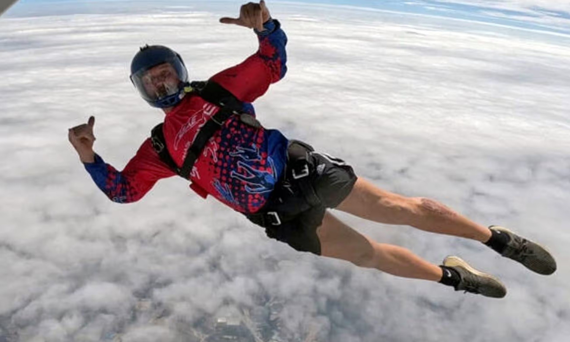 Nguoi dan ong Anh tu nan vi du khong bung o Thai Lan hinh anh