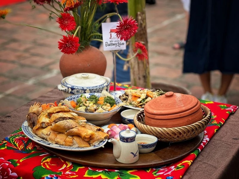 Mam co Tet o Duong Lam khong the thieu ga mia, canh bong, ca kho hinh anh