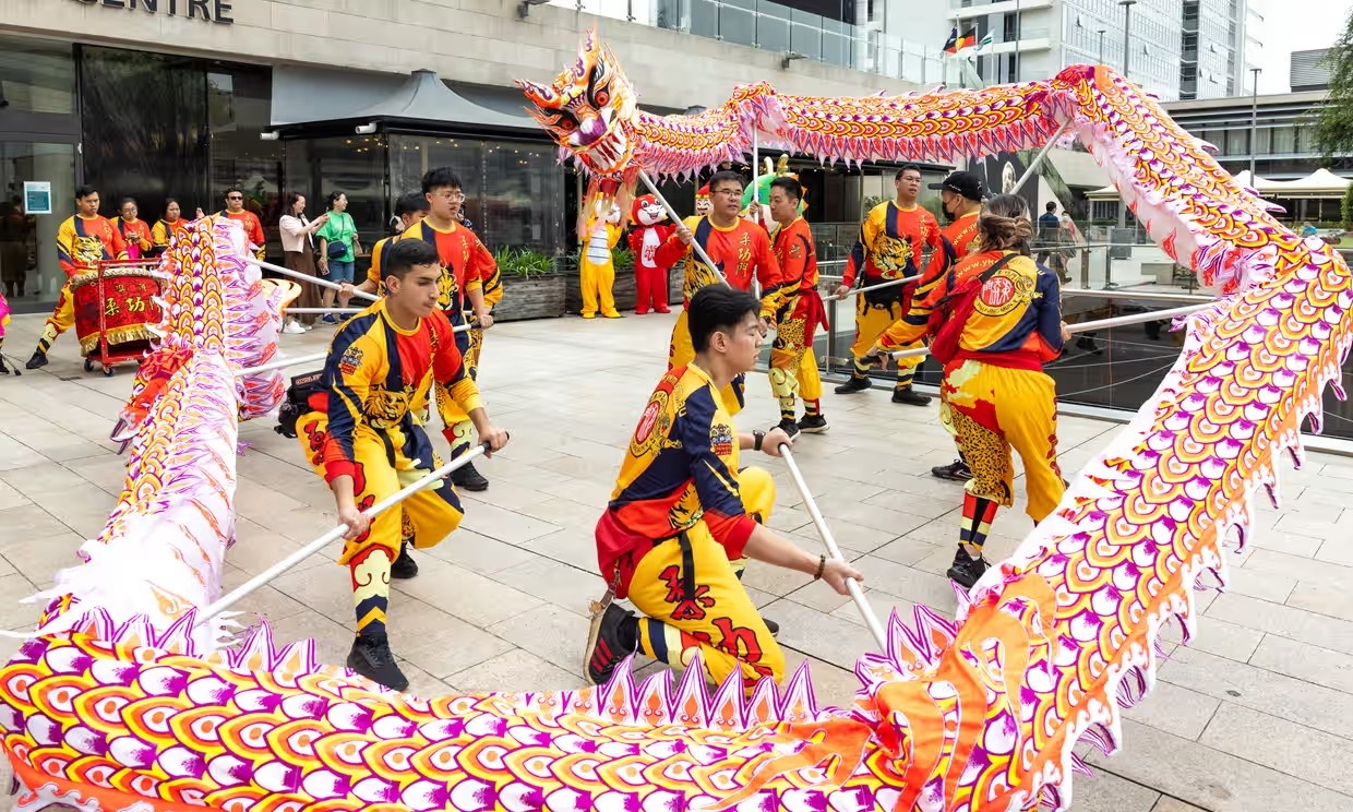 O noi mung Tet Nguyen dan lon nhat ben ngoai chau A hinh anh