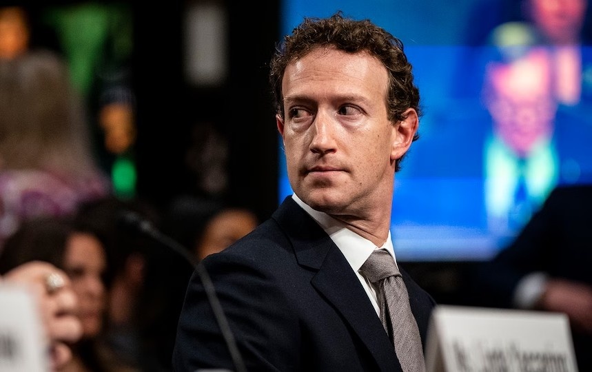 Zuckerberg xin loi anh 1