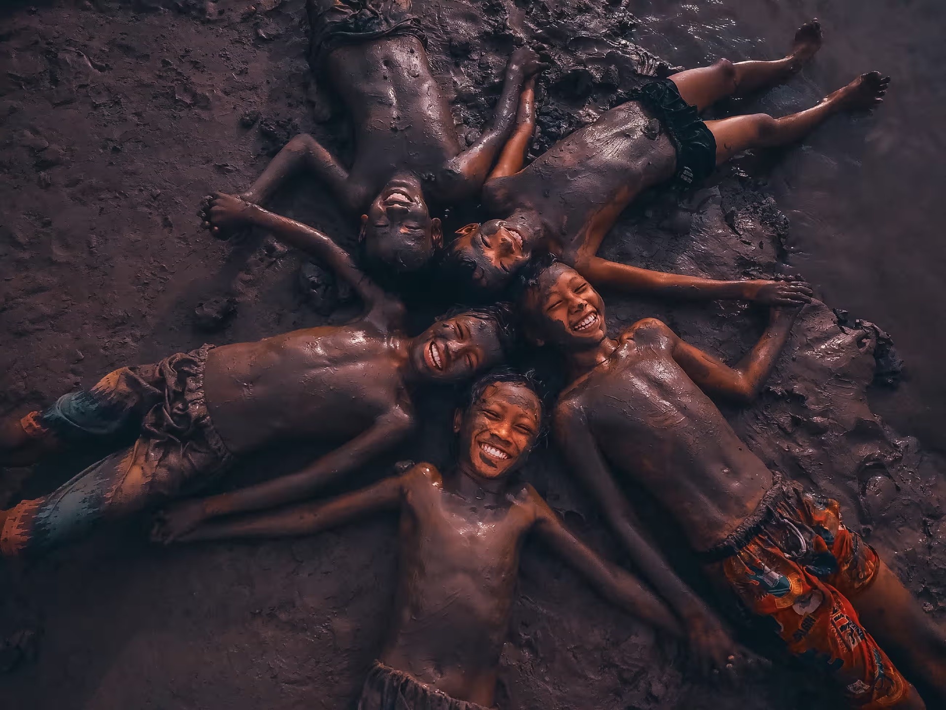 Buc anh in sau vao tam tri nhiep anh gia Kyaw Zay Yar Lin hinh anh