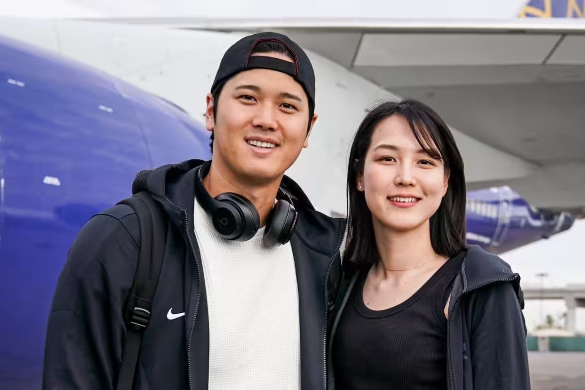 Sieu sao bong chay Nhat bat ngo cong bo anh 'nguoi vo giau kin' hinh anh