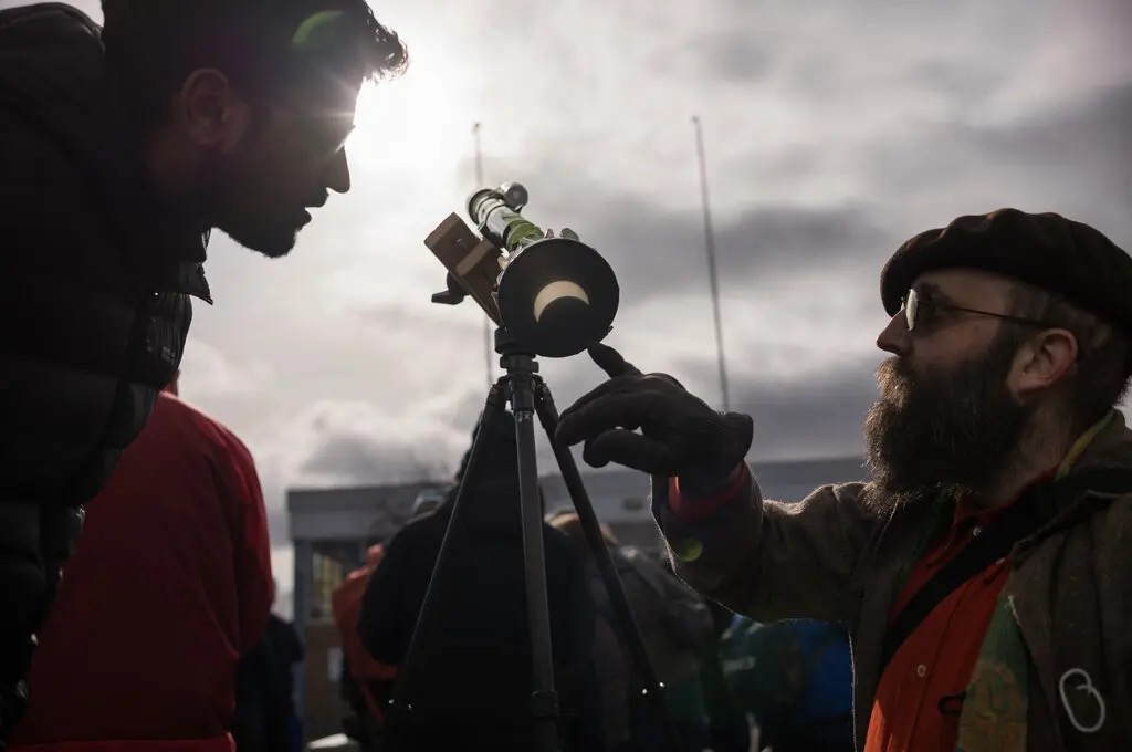 nhat thuc toan phan anh 9