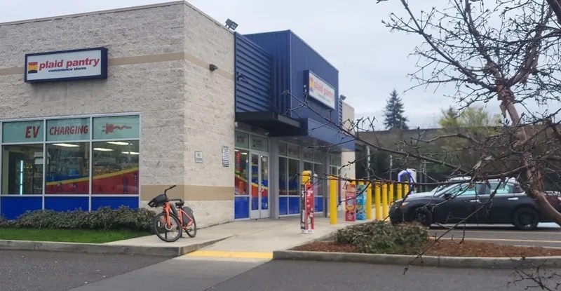 Nguoi trung so doc dac Powerball gan 1,33 ty USD da ra mat hinh anh