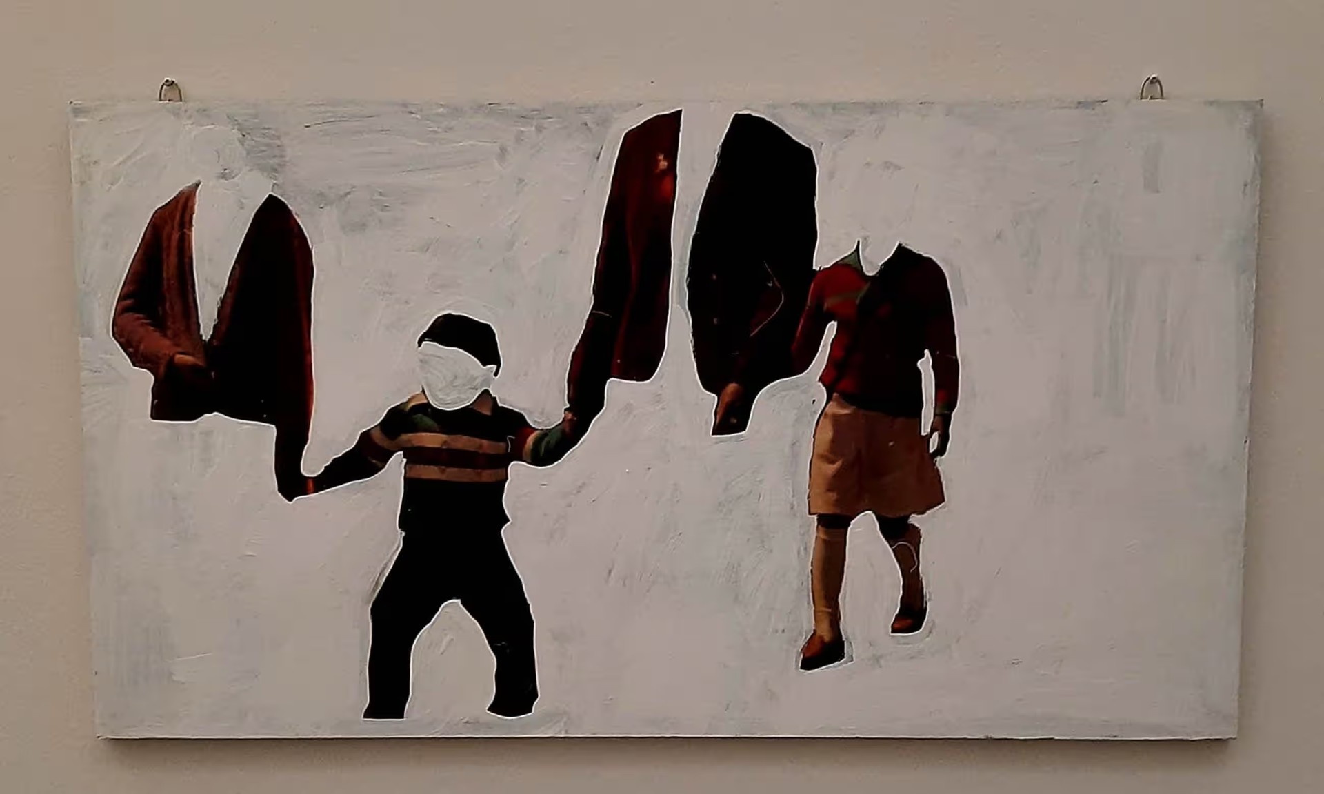 Vu treo len tranh cua 'nguoi vo hinh' khong don gian nhu chung ta nghi hinh anh