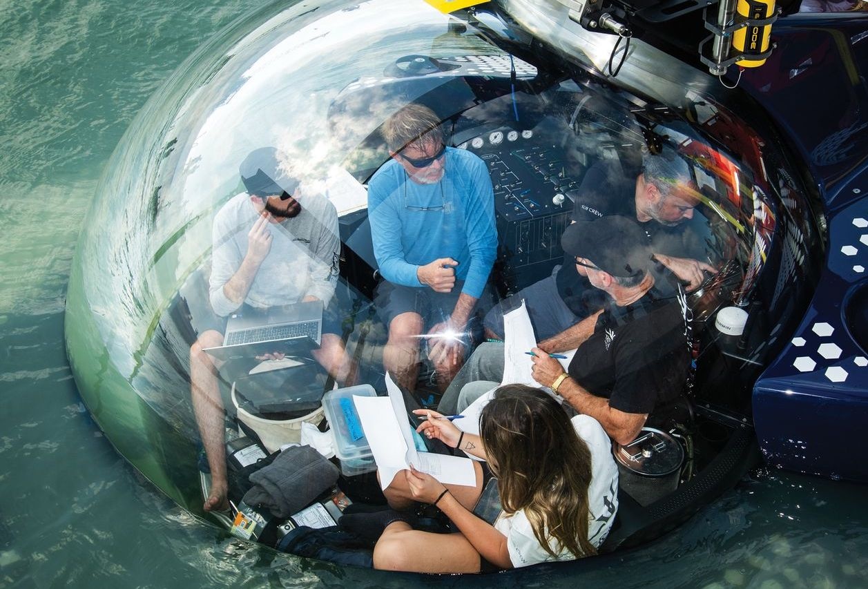 Sau tham kich OceanGate, gioi sieu giau van chua tu bo dam me nay hinh anh