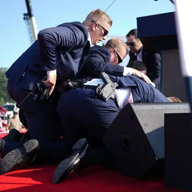 ong trump bi ban anh 2