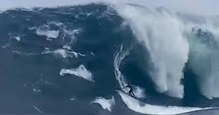 Khoanh khac thoat chet than ky trong gang tac gay sung sot hinh anh