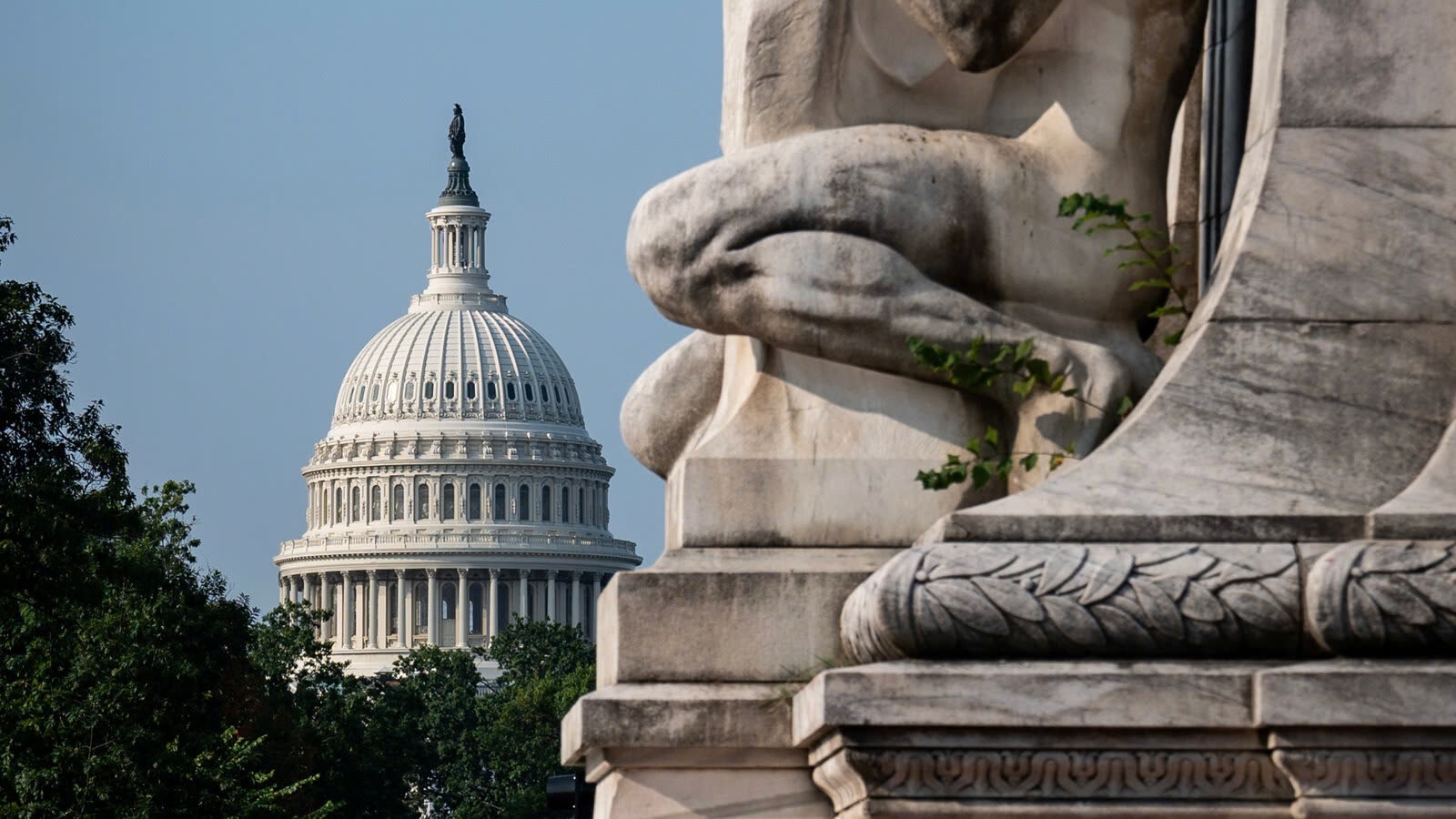 Dang Cong hoa 'rong duong' gianh lai quyen kiem soat Thuong vien hinh anh