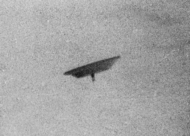 Lau Nam Goc tiet lo hang tram truong hop UFO moi hinh anh