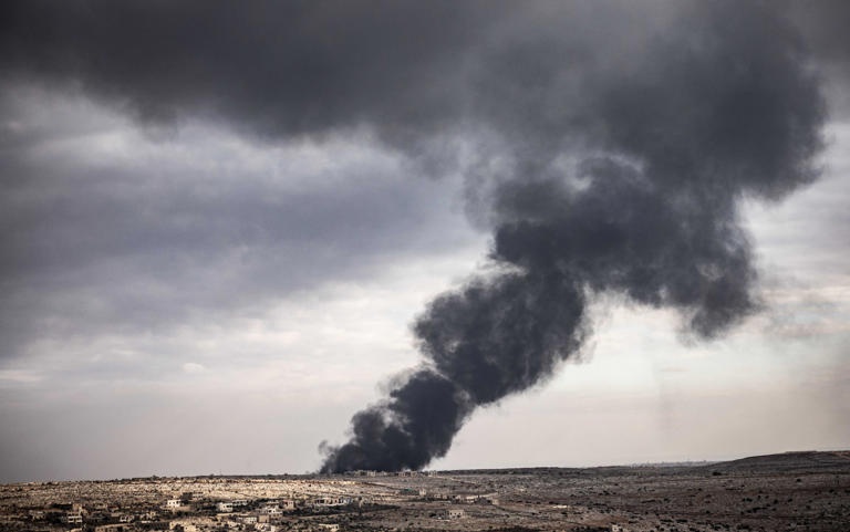 Luc luong doi lap Syria bat ngo tien vao Aleppo hinh anh