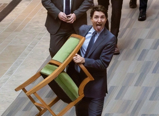 Buc anh gay bao cua thu tuong Canada hinh anh