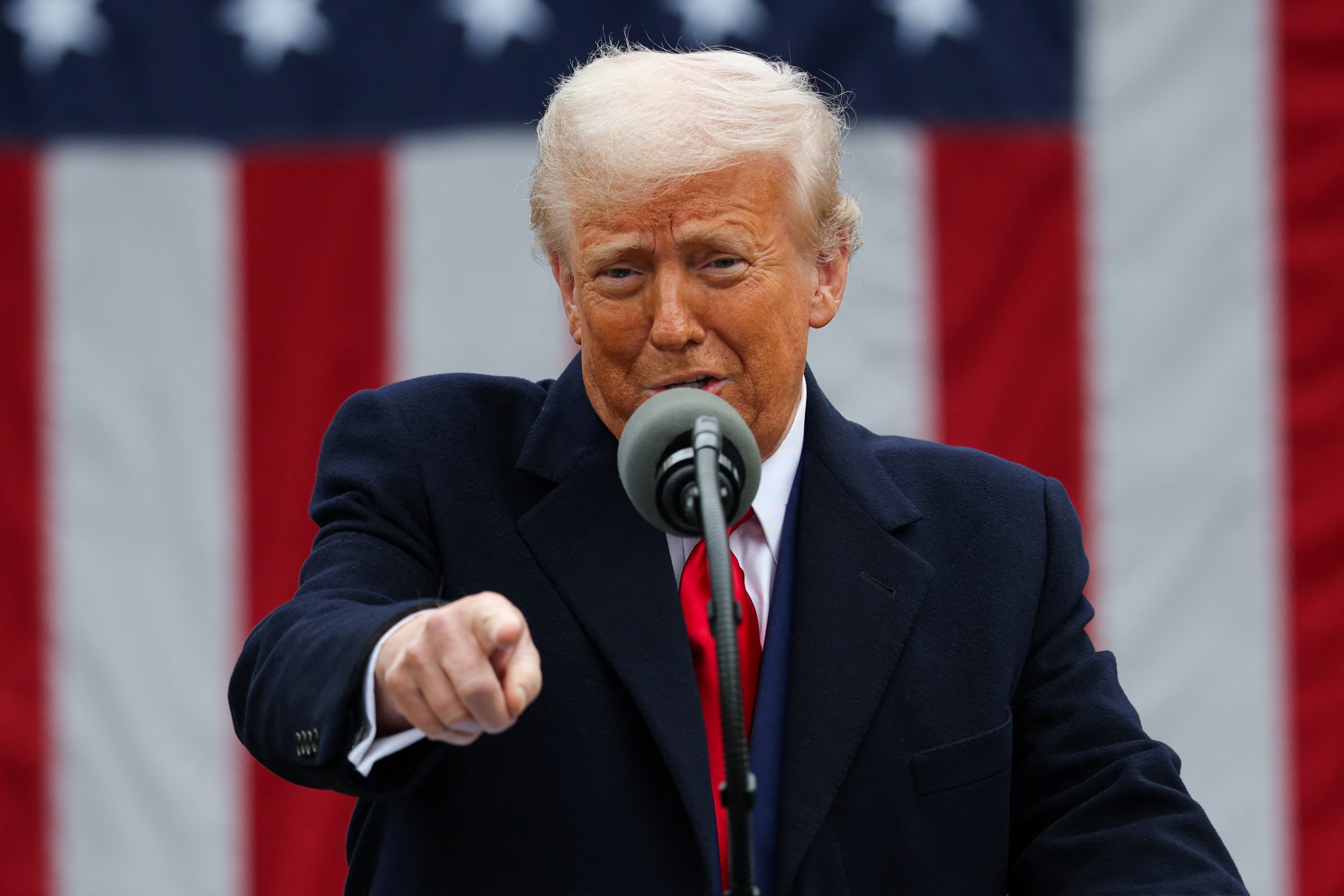 Bai dang khien ong Trump doi mat cao buoc thao tung thi truong hinh anh