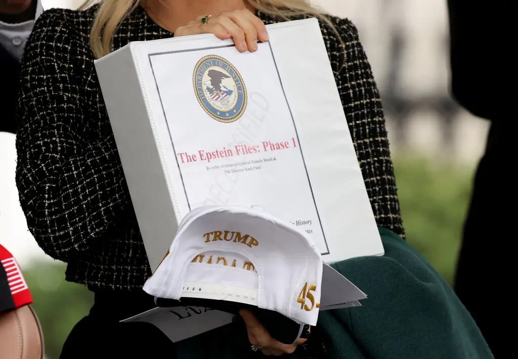 dong minh trump anh 2