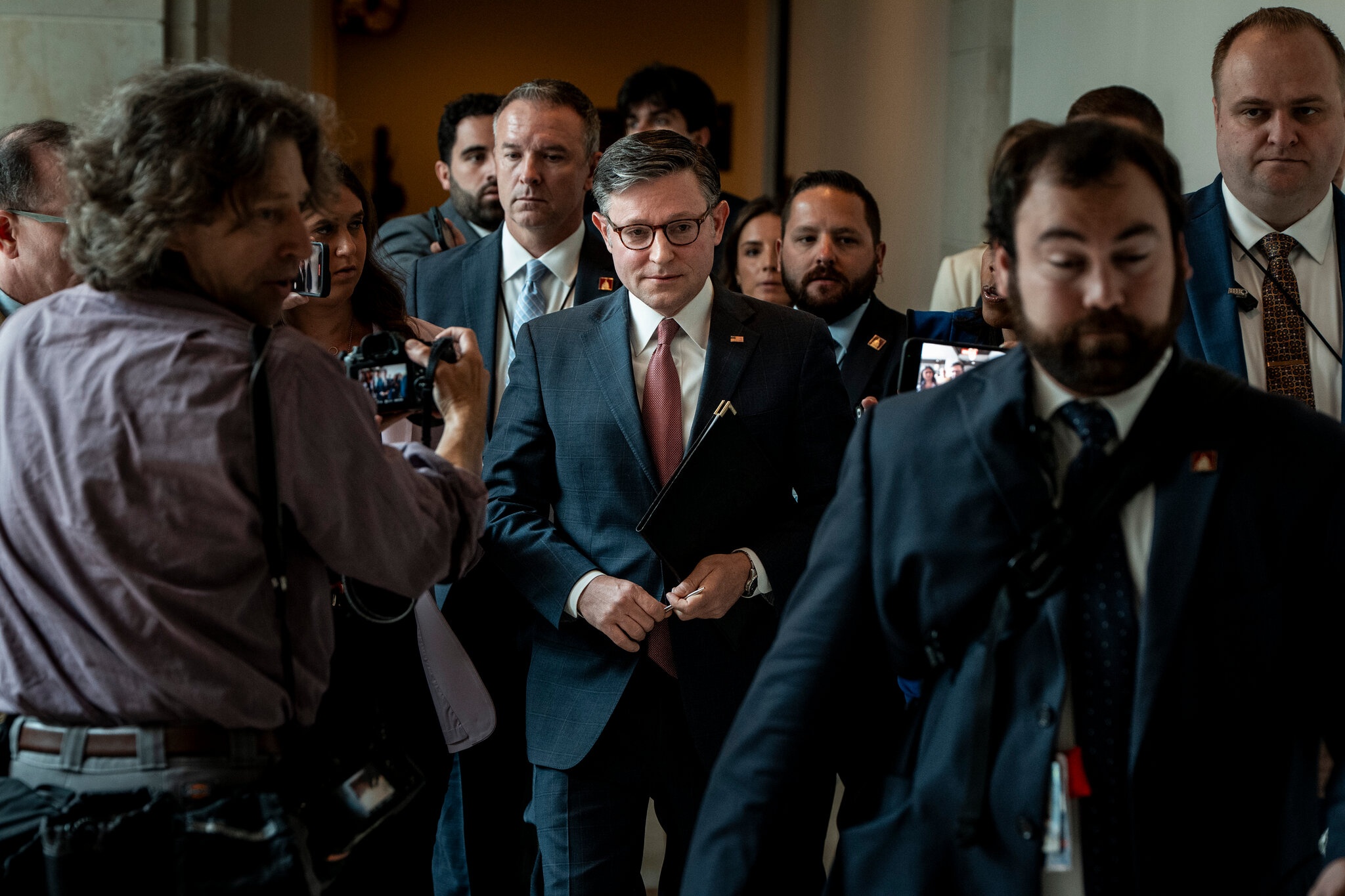 Ne bo phieu vu Epstein, Ha vien My nghi he som hinh anh