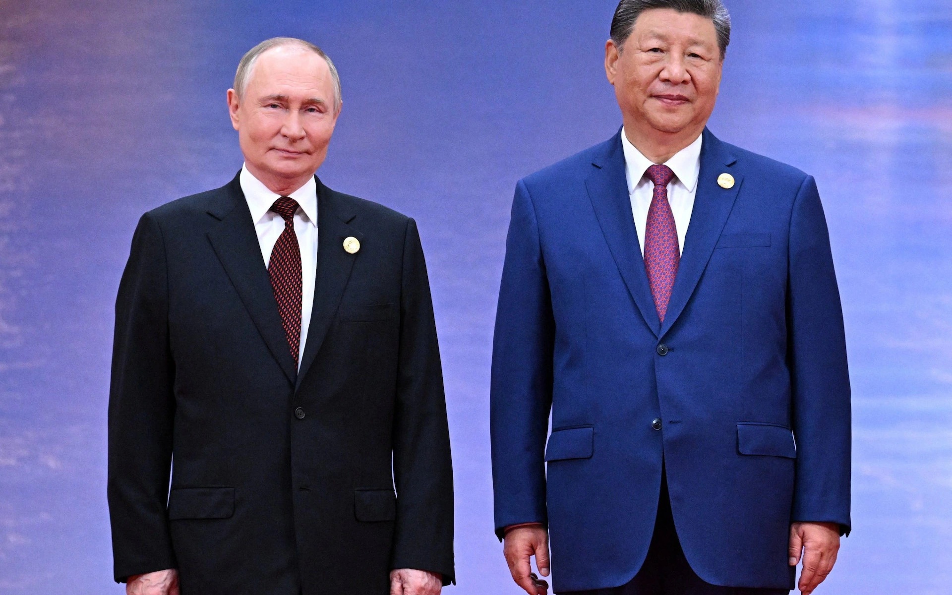 Tong thong Putin gap Chu tich Tap Can Binh tai Thien Tan hinh anh