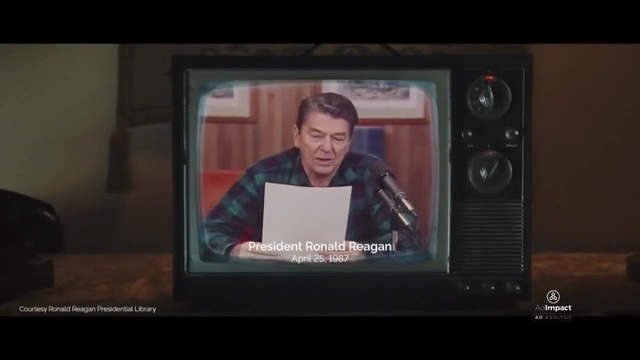 Video quang cao khien dam phan thuong mai My - Canada do vo hinh anh