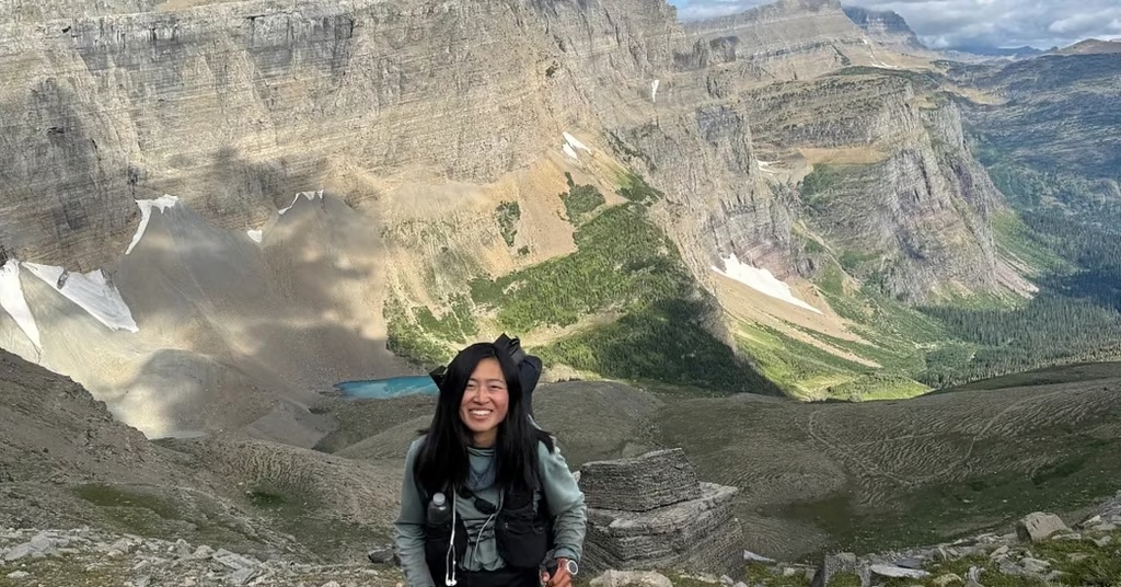 Co gai va hanh trinh 5.699 km sinh tu voi su tu nui hinh anh