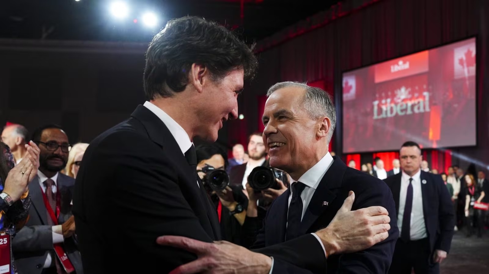 Phong cach lanh dao doi lap cua hai doi Thu tuong Canada hinh anh