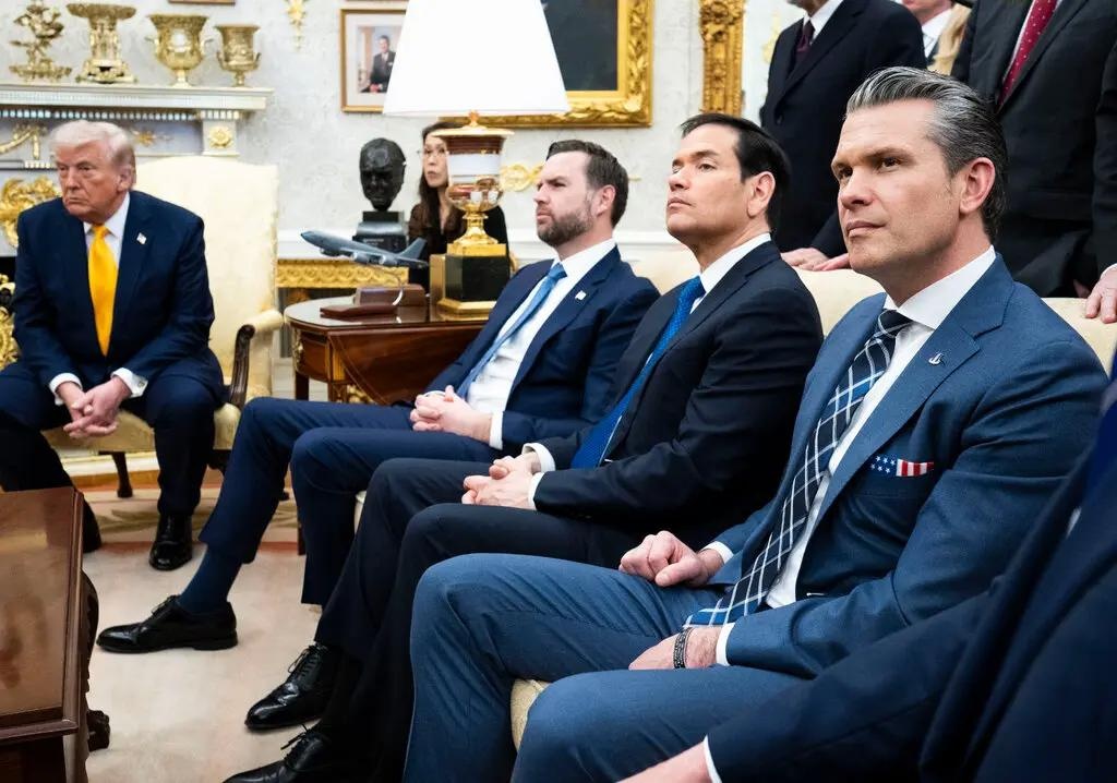 Dan quan chuc 'tai tu' cua ong Trump bat an hinh anh