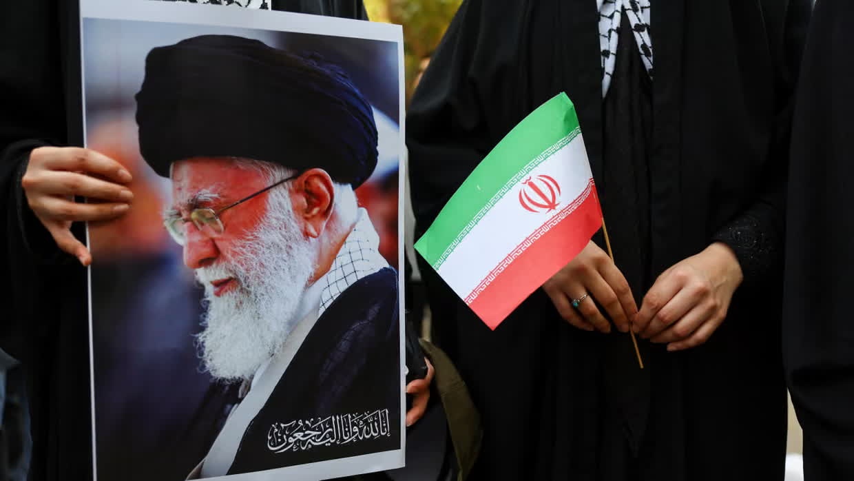 Iran gui thong diep qua quoc tang lich su hinh anh