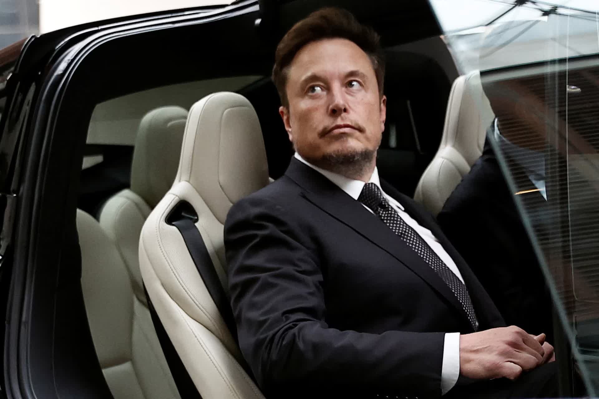 Bước đi ngược chiều của Elon Musk giữa cơn sốt AI