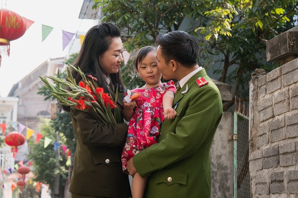 Niem vui cua nhung 'anh hung tham lang' dem giao thua hinh anh