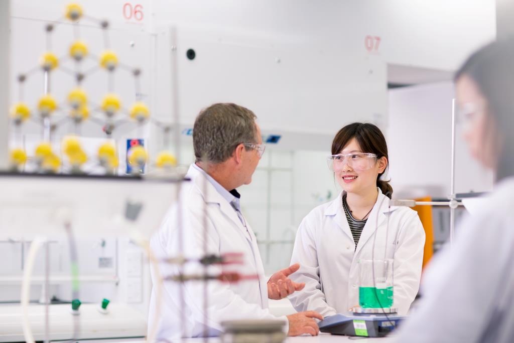 ENZ du hoc,  du hoc New Zealand anh 1