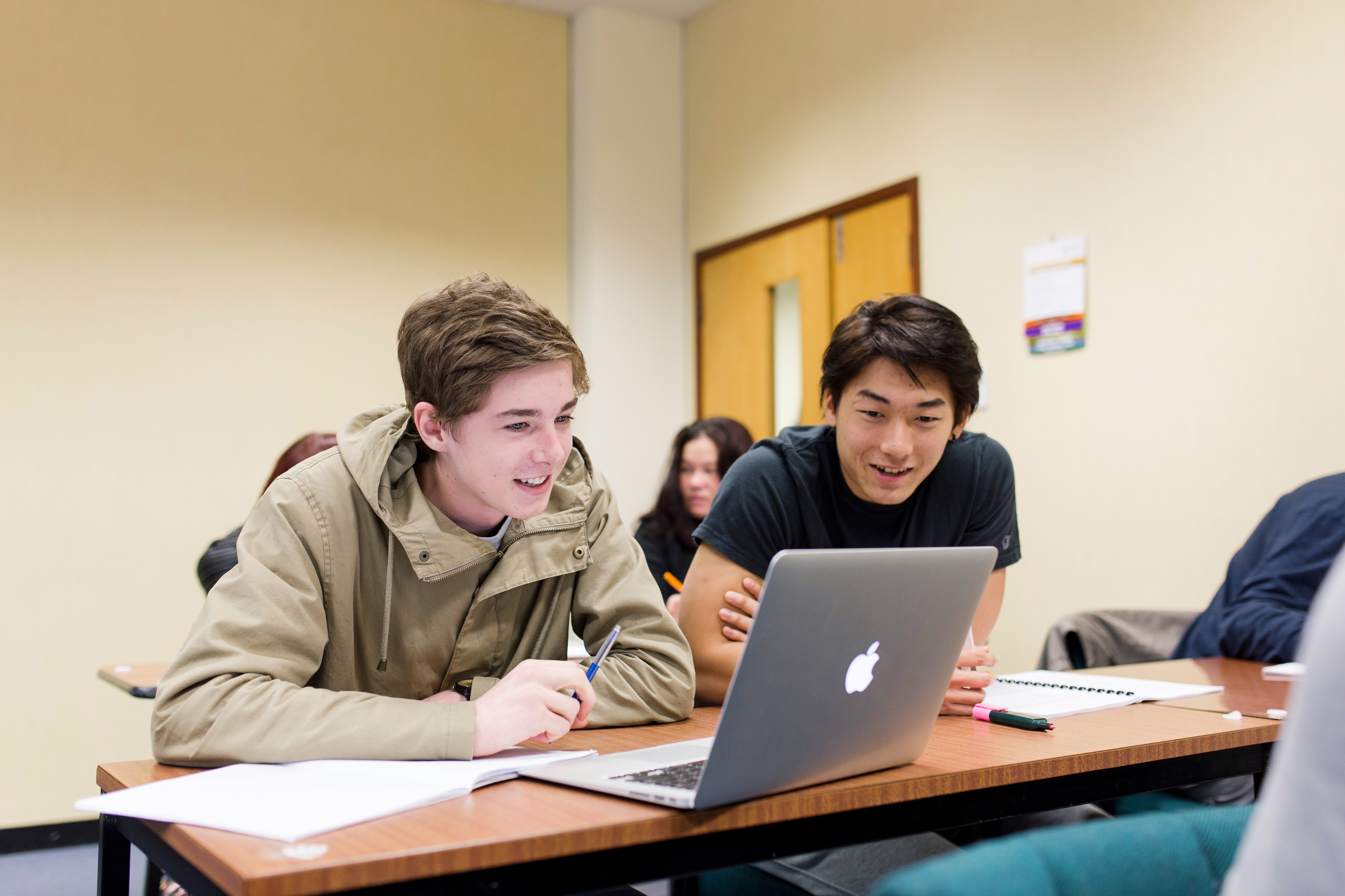 Dinh hinh thi truong viec lam va nen giao duc hau Covid-19 hinh anh