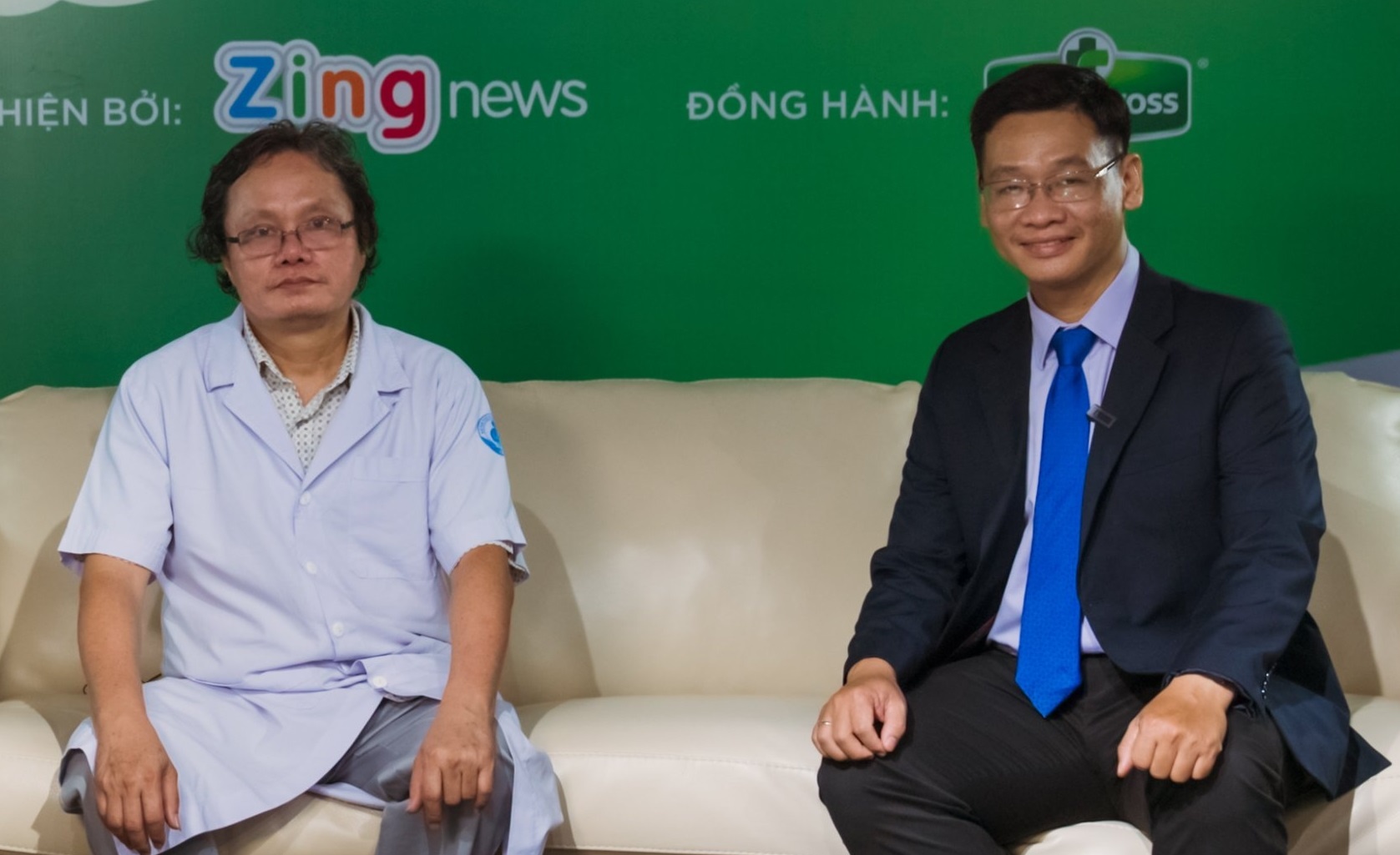 Chuyen gia tu van cach cham soc suc khoe cho tre khi tro lai truong hinh anh