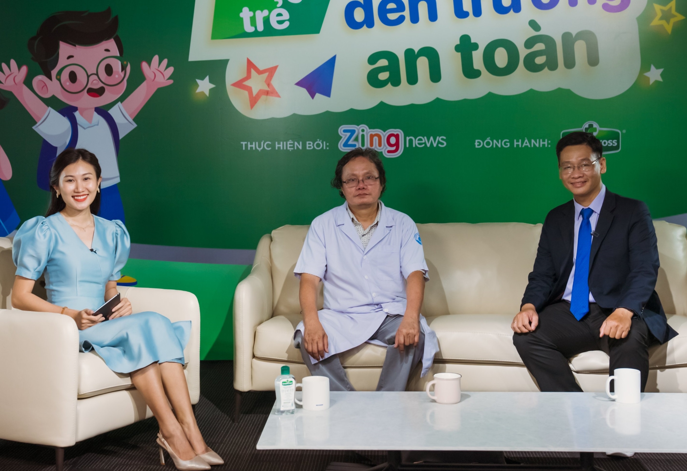 Cach bao ve tre khoi nguy co mac Covid-19 khi tro lai truong hinh anh