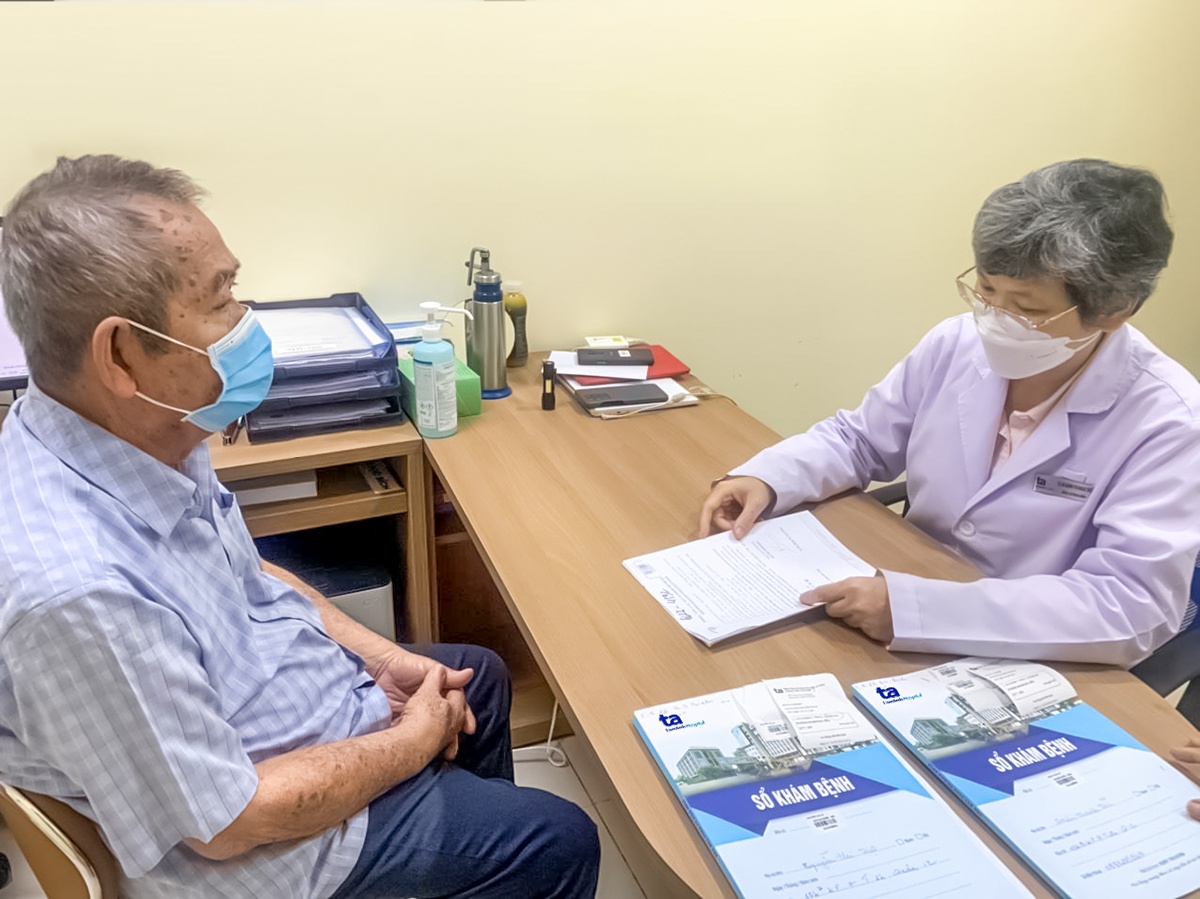 Mat ngu vi so ung thu, hoa ra benh da lieu hinh anh