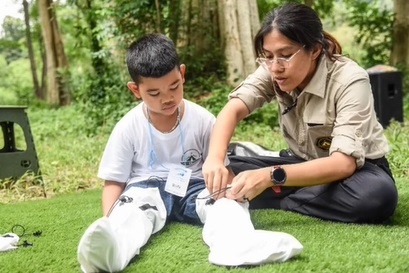 Video - Cung con ren y chi de chinh phuc rung sinh thai hinh anh