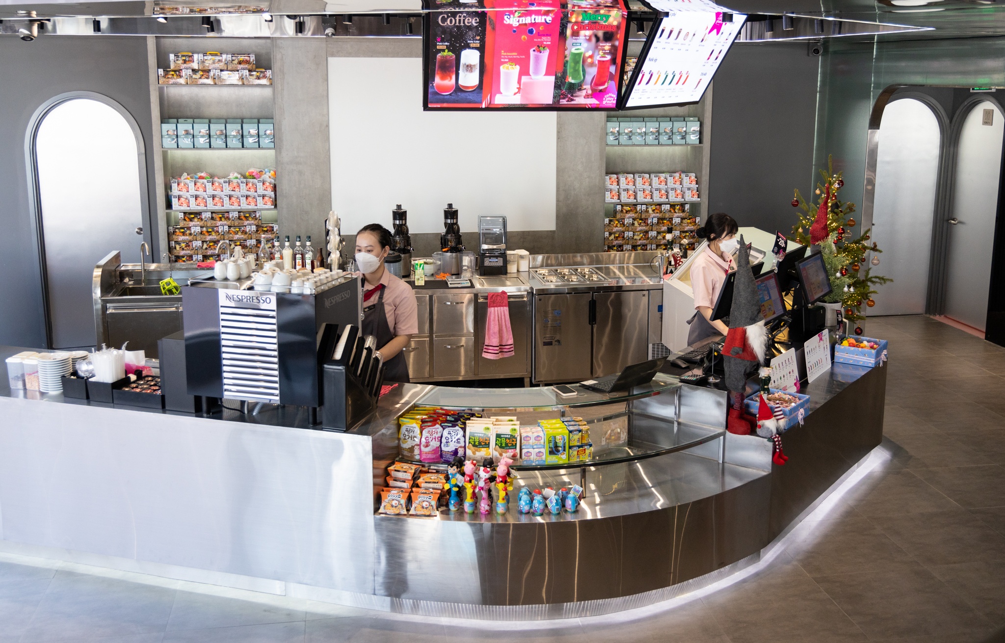 Con Cung,  Coffee & Playground anh 3