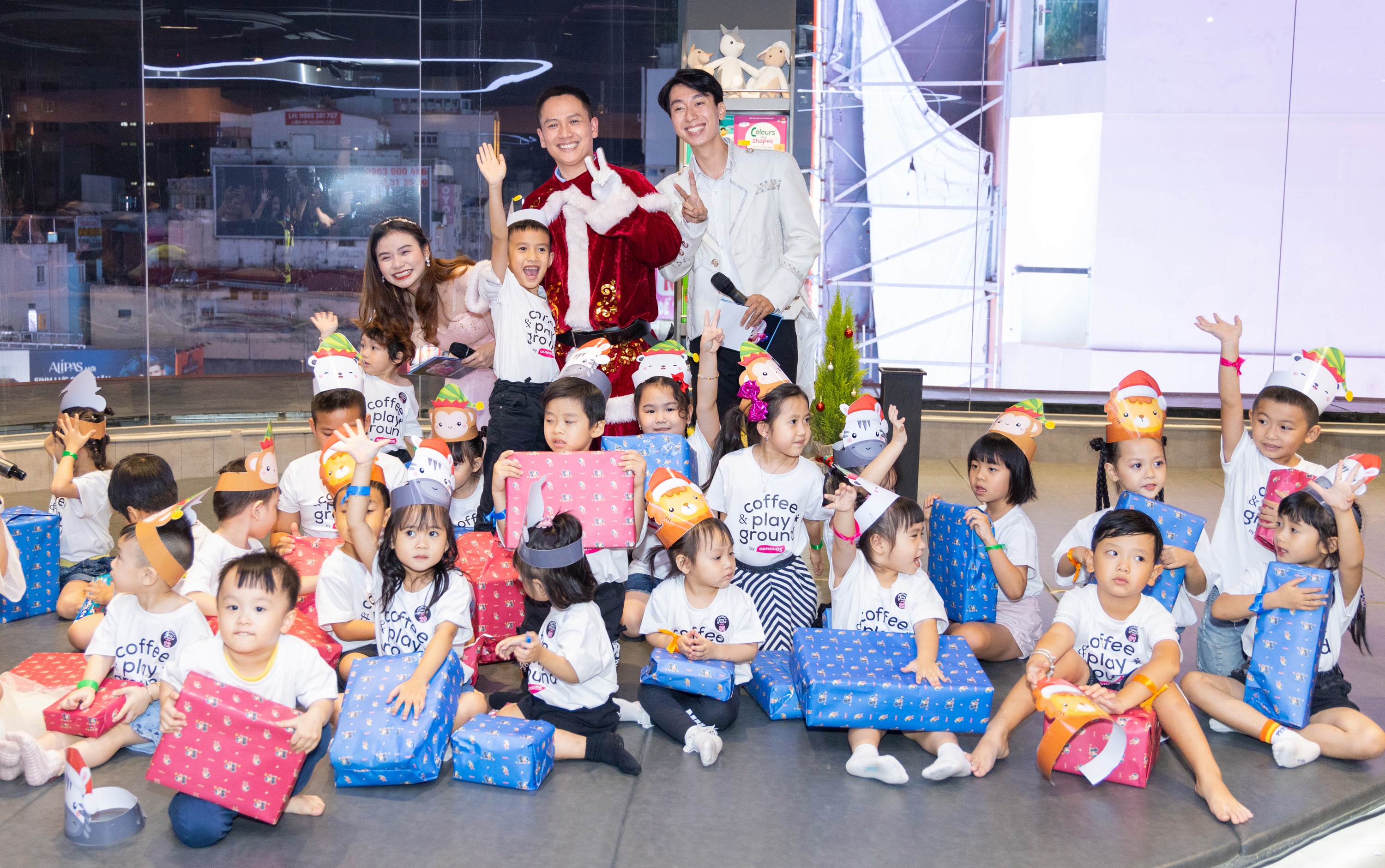 Con Cung,  Coffee & Playground anh 9