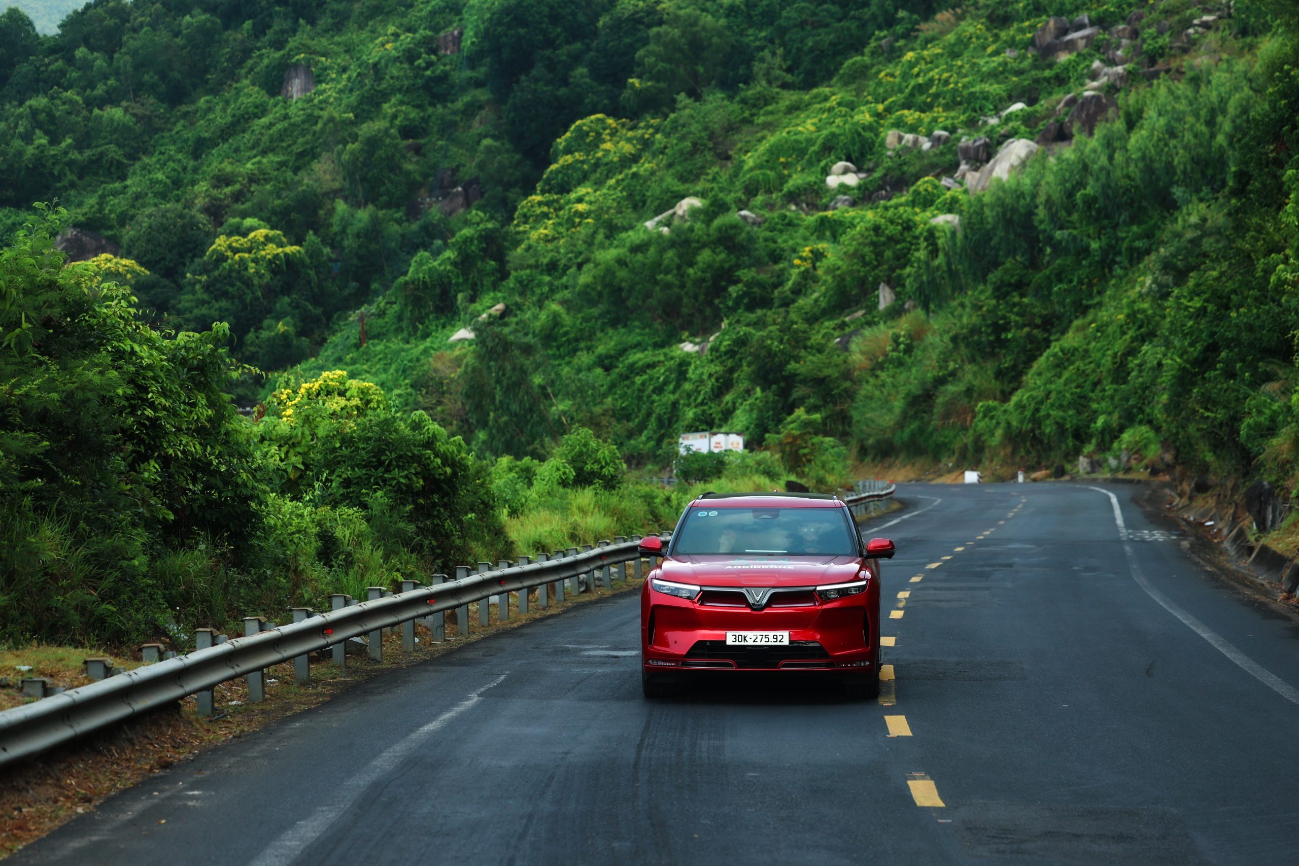 Kham pha nhung ‘buc anh ke chuyen’ chien thang My VinFast Moment hinh anh