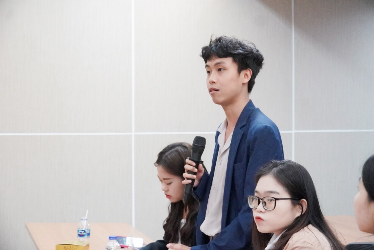 UEF,  quan he quoc te anh 4