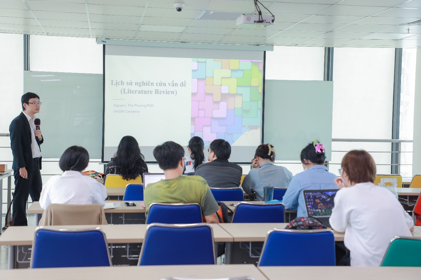 UEF,  quan he quoc te anh 6