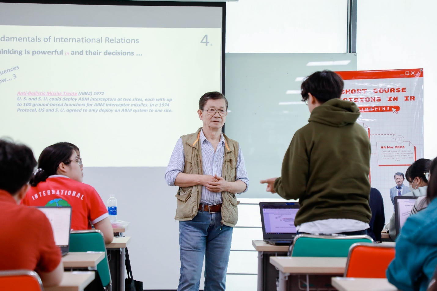 UEF,  quan he quoc te anh 5