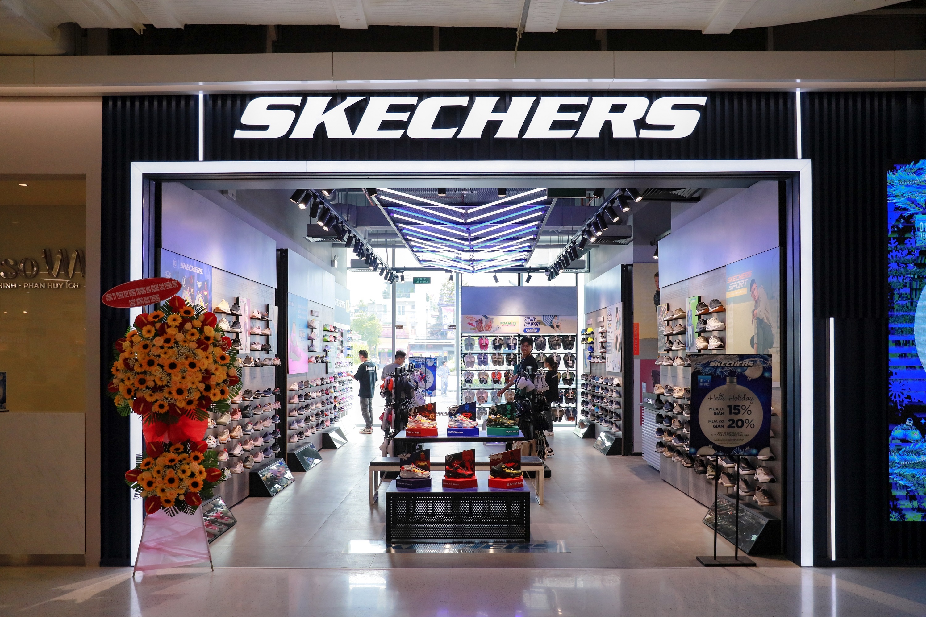 Thiso,  Emart Phan Huy Ich anh 2