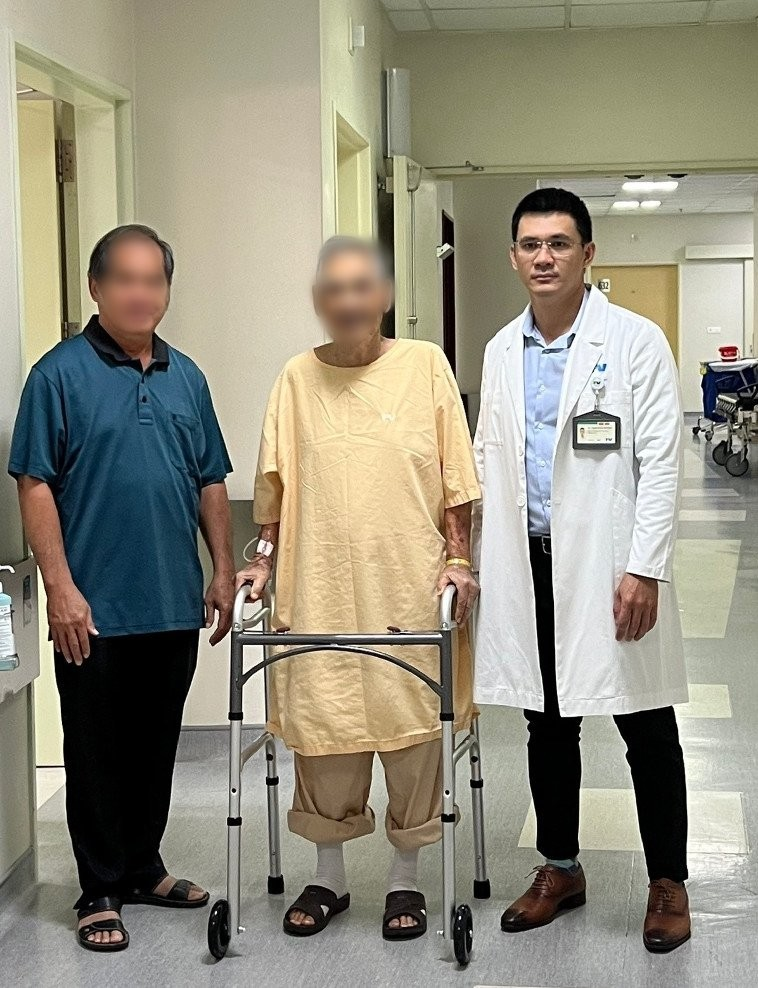 Benh vien FV,  gay co xuong dui anh 3