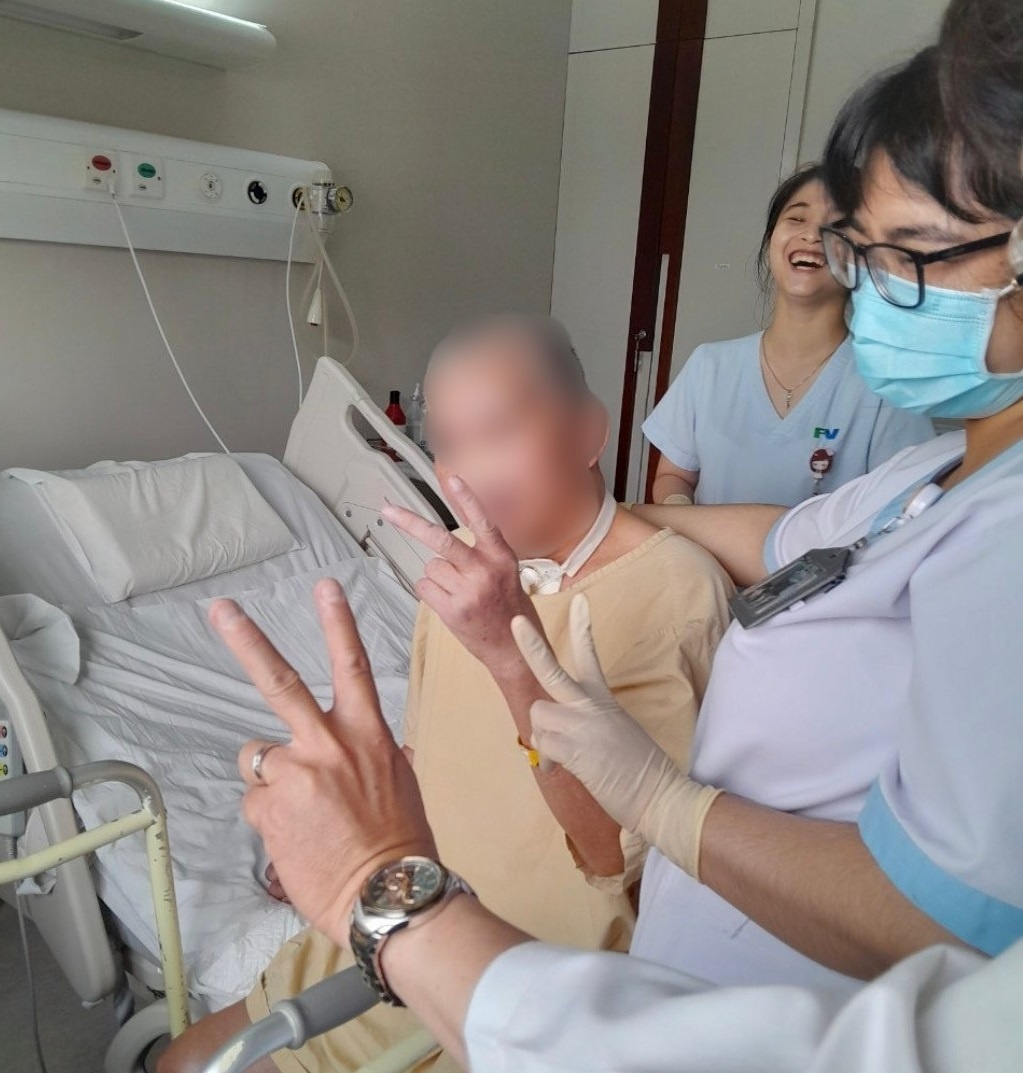 Benh vien FV,  chan thuong so nao anh 4