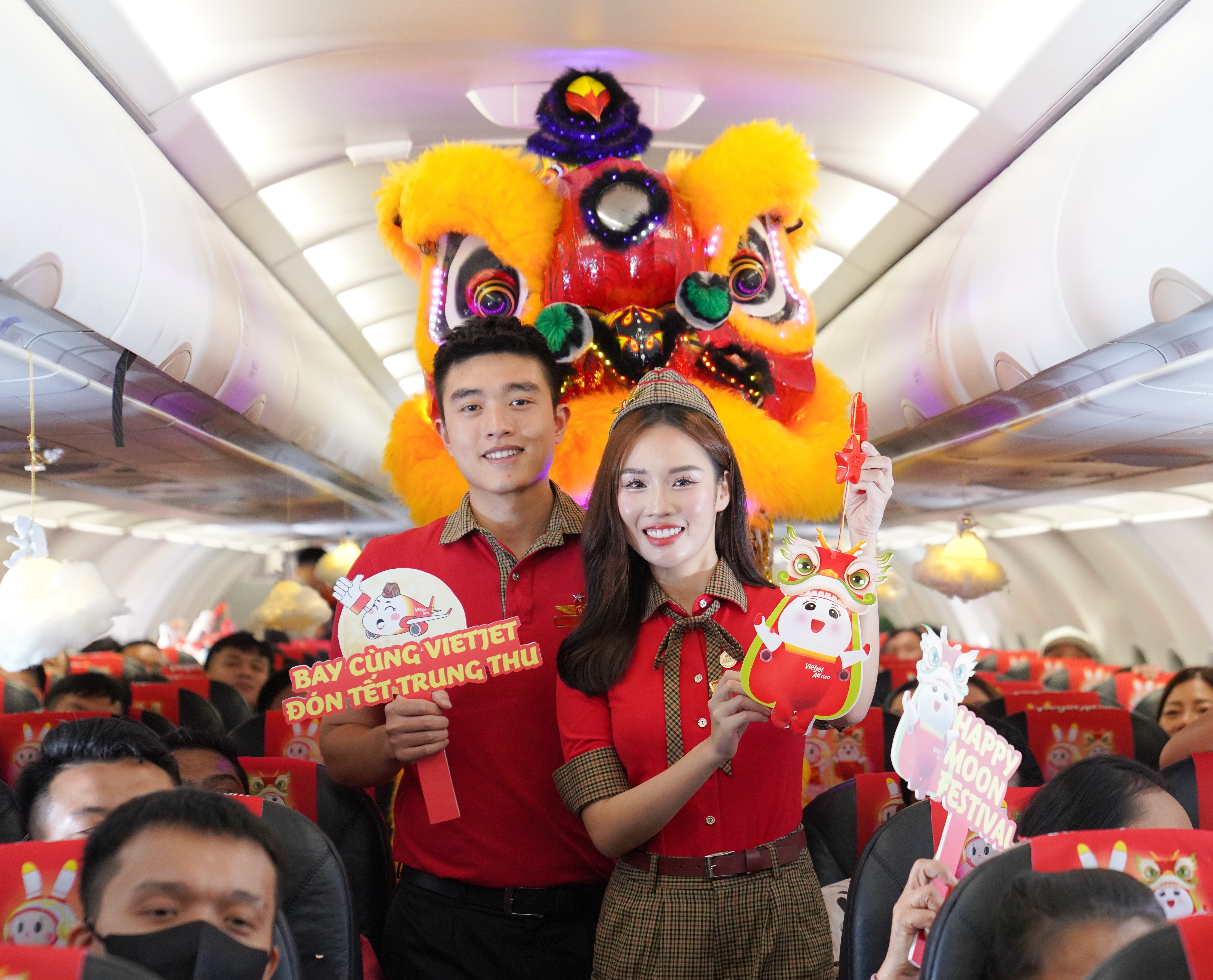 Vietjet,  Trung thu anh 1