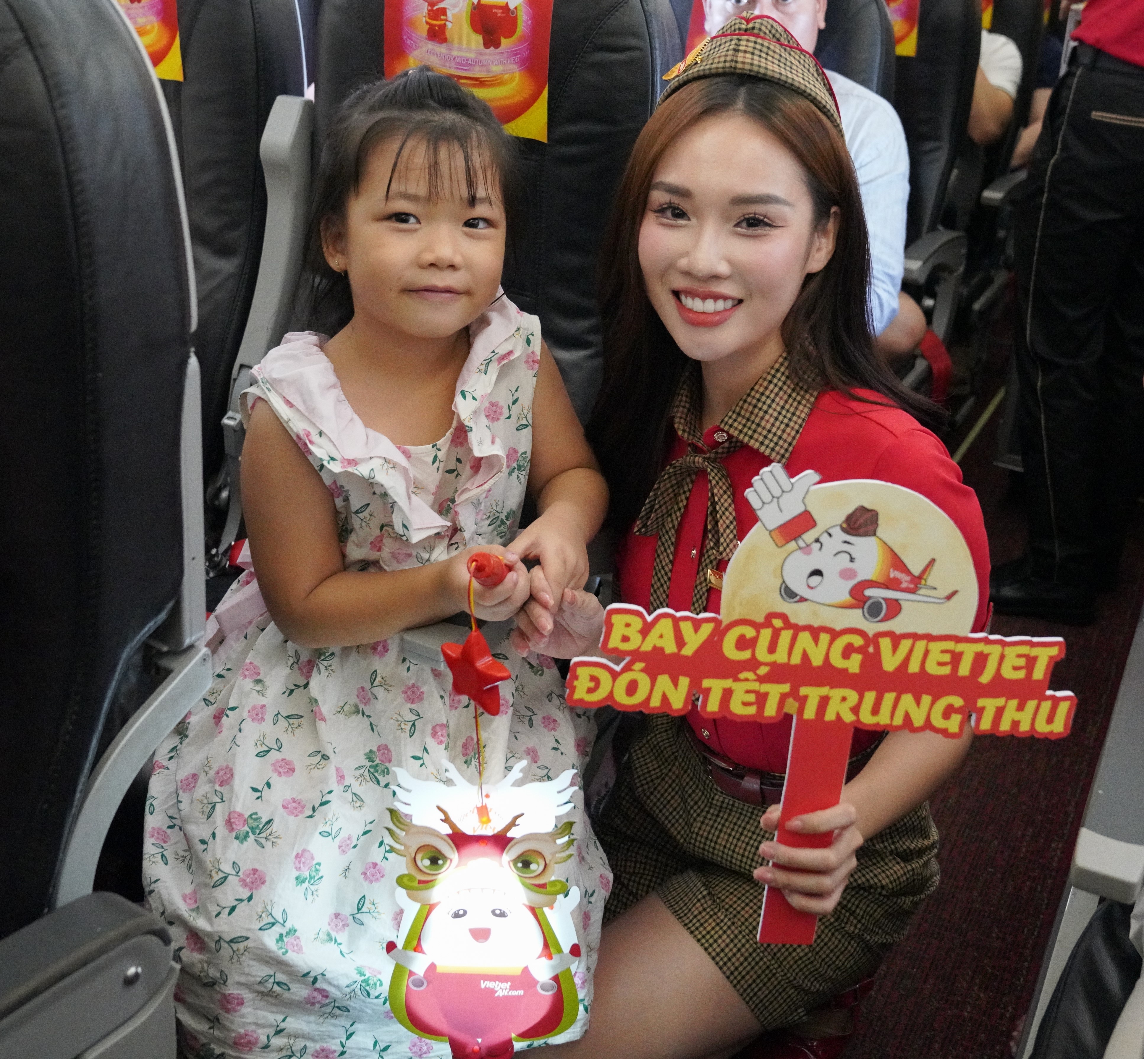 Vietjet,  Trung thu anh 7