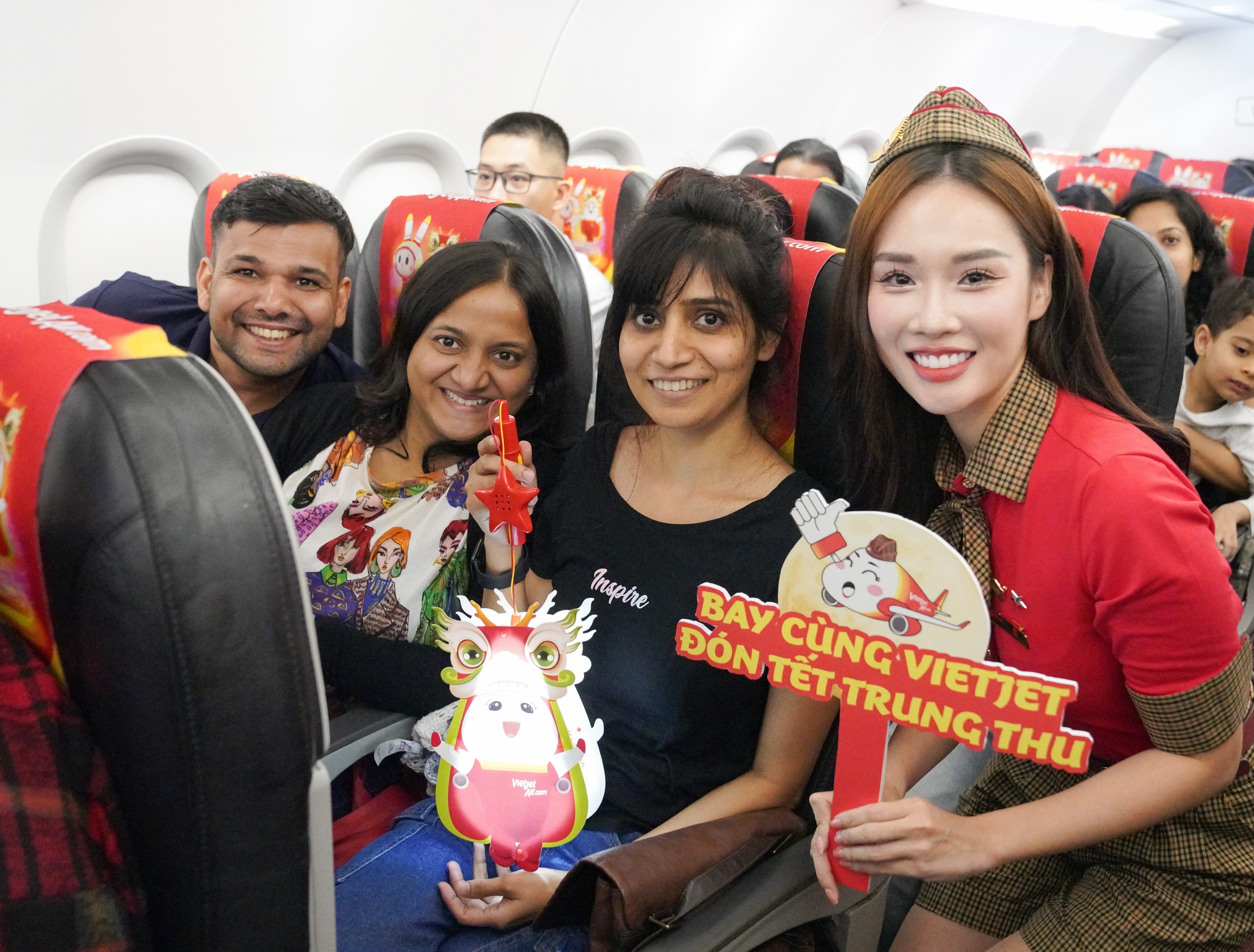 Vietjet,  Trung thu anh 8