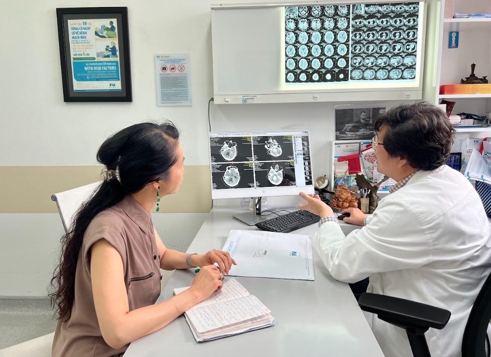 Bac si cuu song nguoi dot quy nao nho quyet dinh dung cam hinh anh