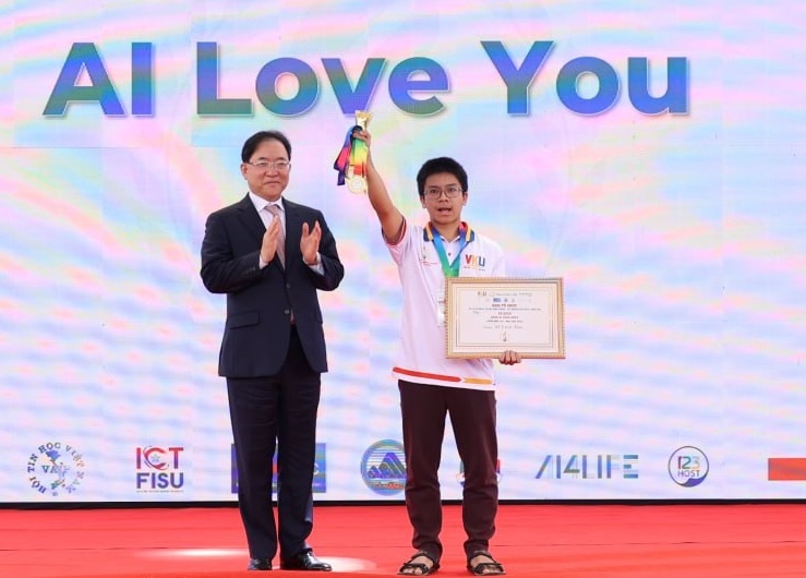 Hanwha Life tai tro Olympic Tin hoc, thuc day doi moi AI tai Viet Nam hinh anh