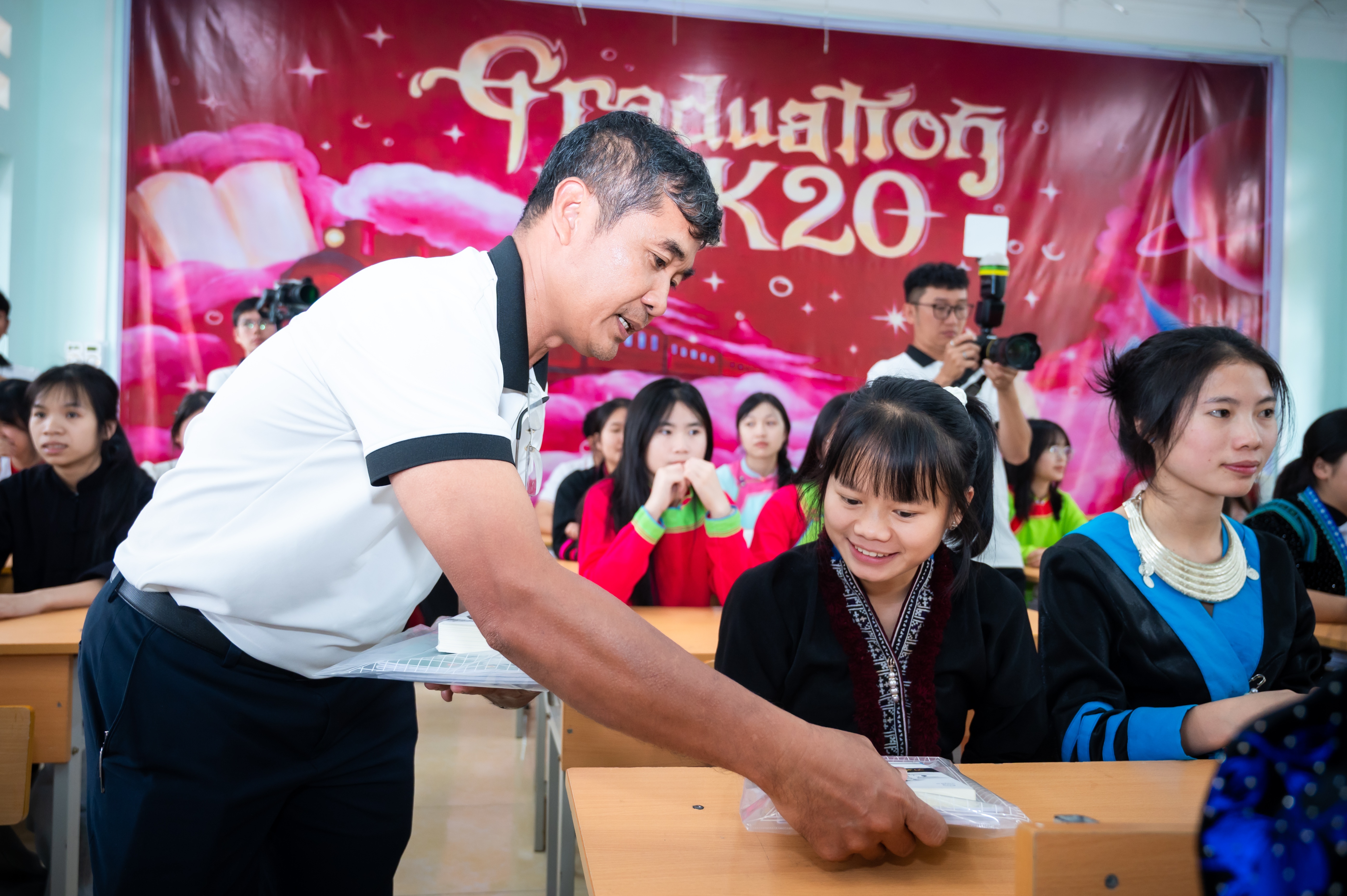 Hanh trinh Tu Trai Tim anh 12